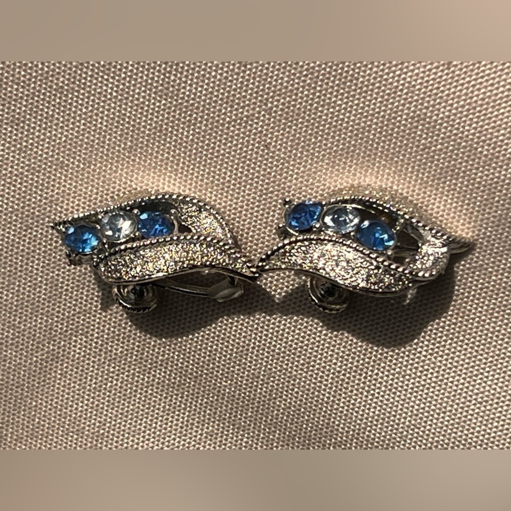 Vintage Coro Clip On Blue AB Rhinestones Faux Pearl Silver Tone Earrings